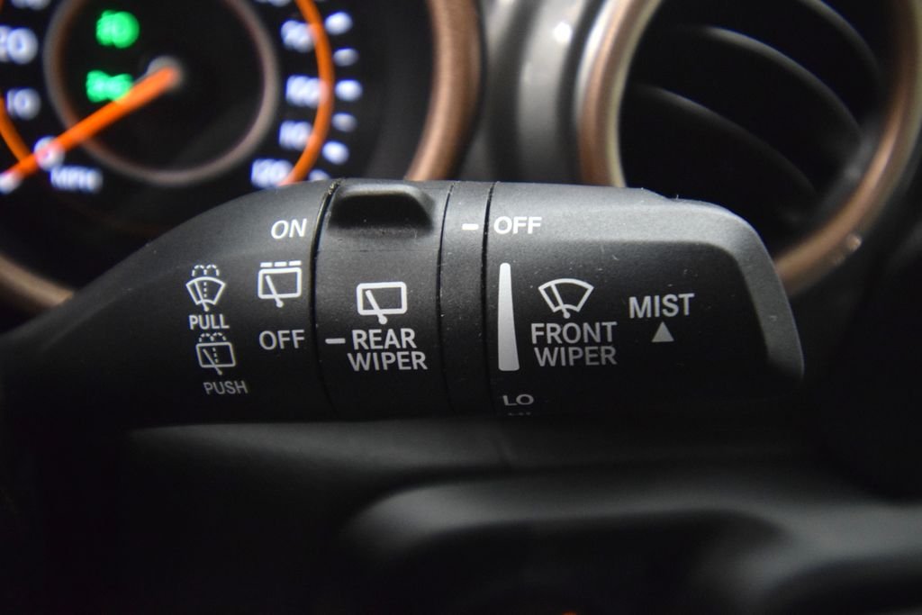 Used 2023 White Jeep Sahara image 31