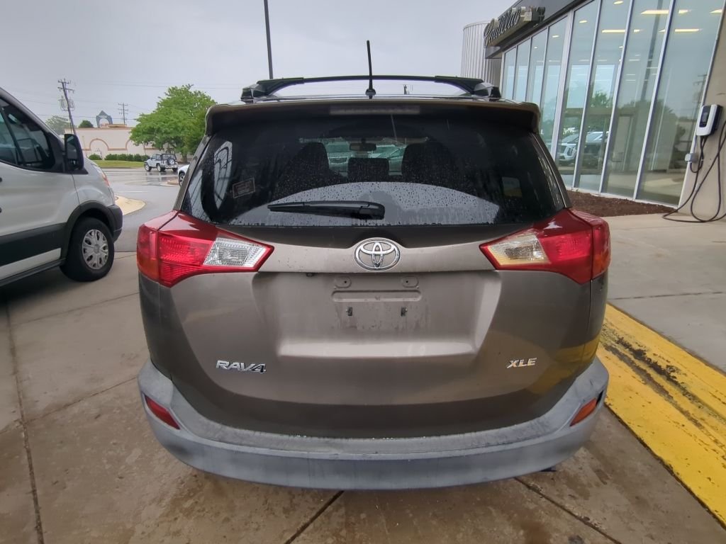 Used 2013 Brown Toyota XLE image 4