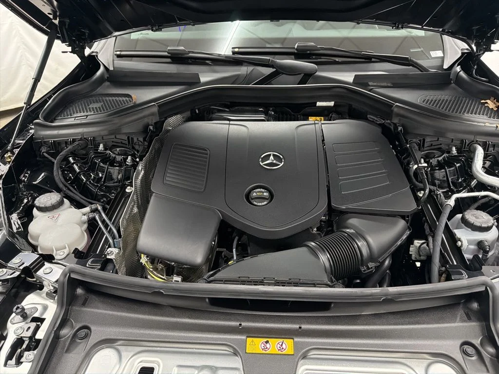 Used 2026 Black Mercedes-Benz GLC 300 image 29