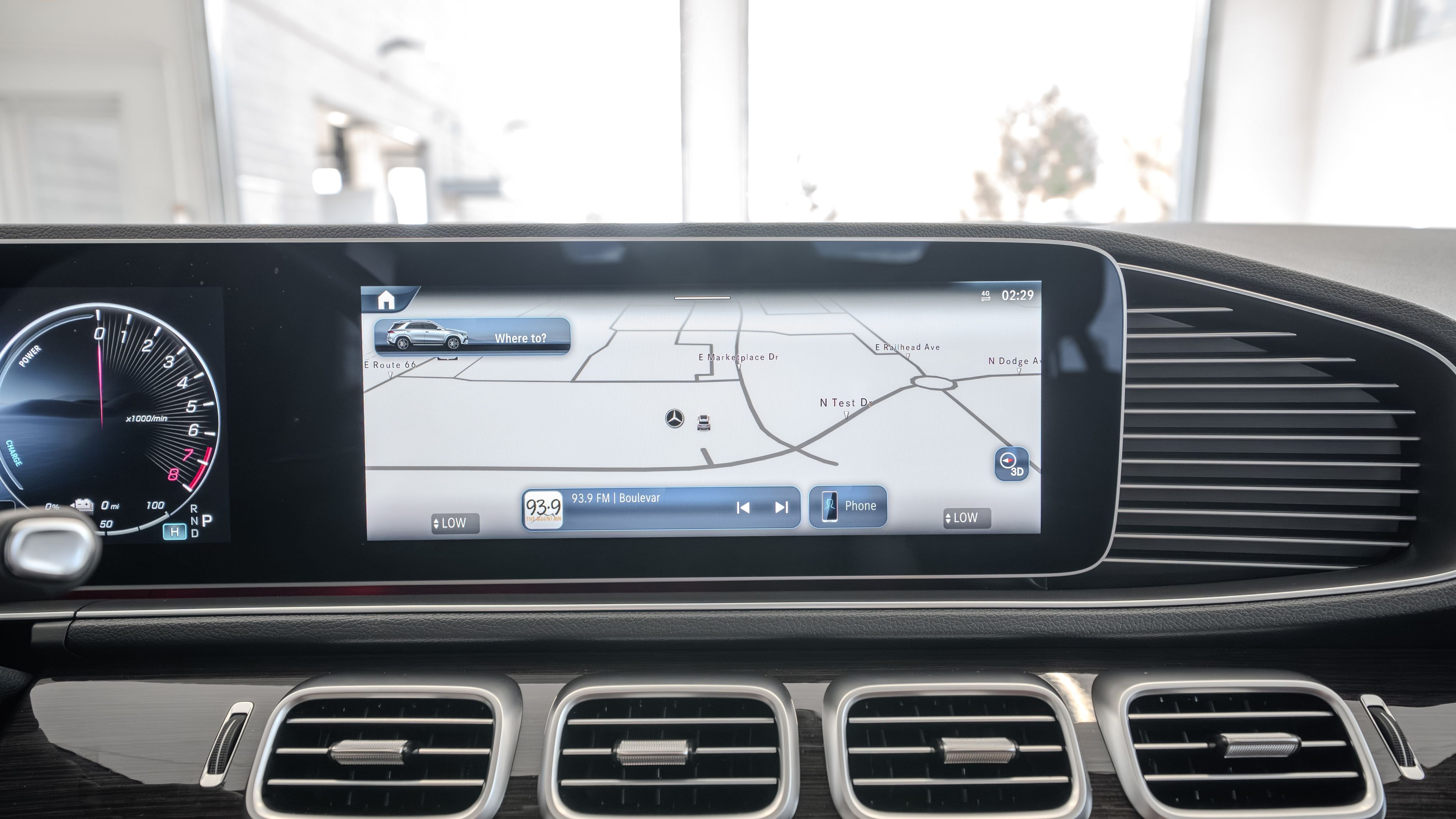 Certified Used 2025 Polar White Mercedes-Benz GLE 450e image 20
