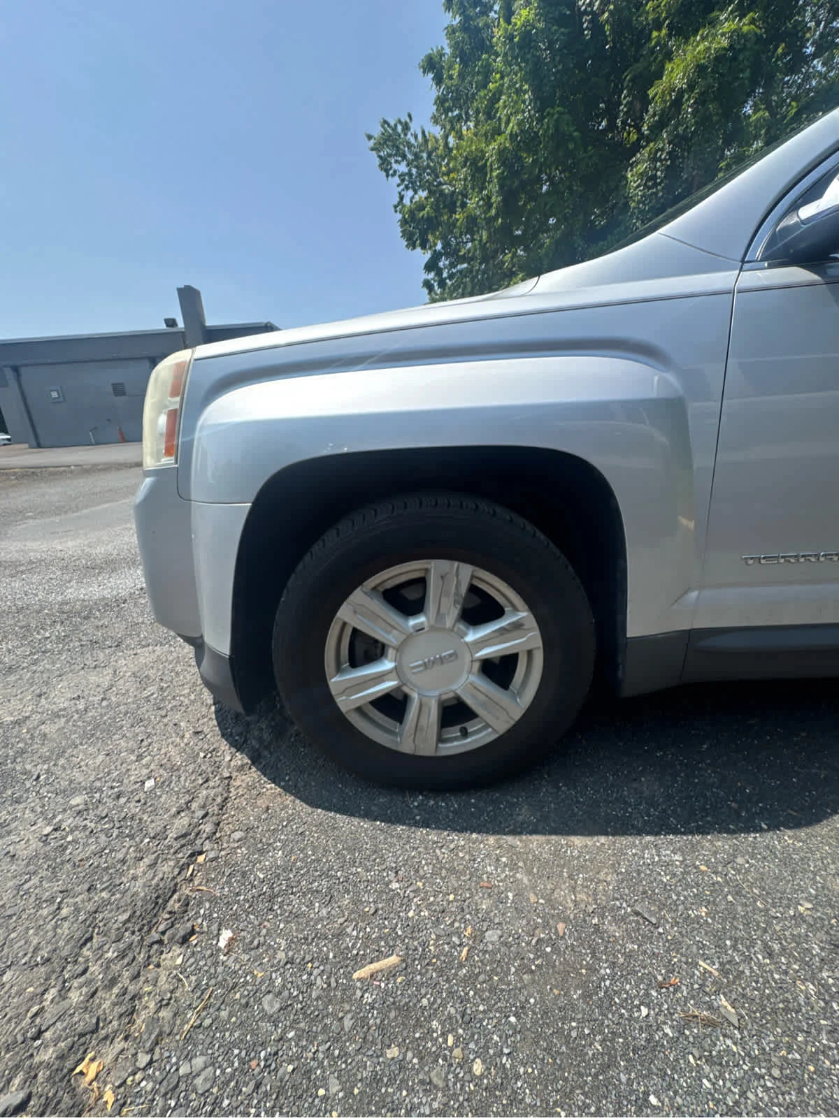 Used 2014 Quicksilver Metallic GMC SLT image 9