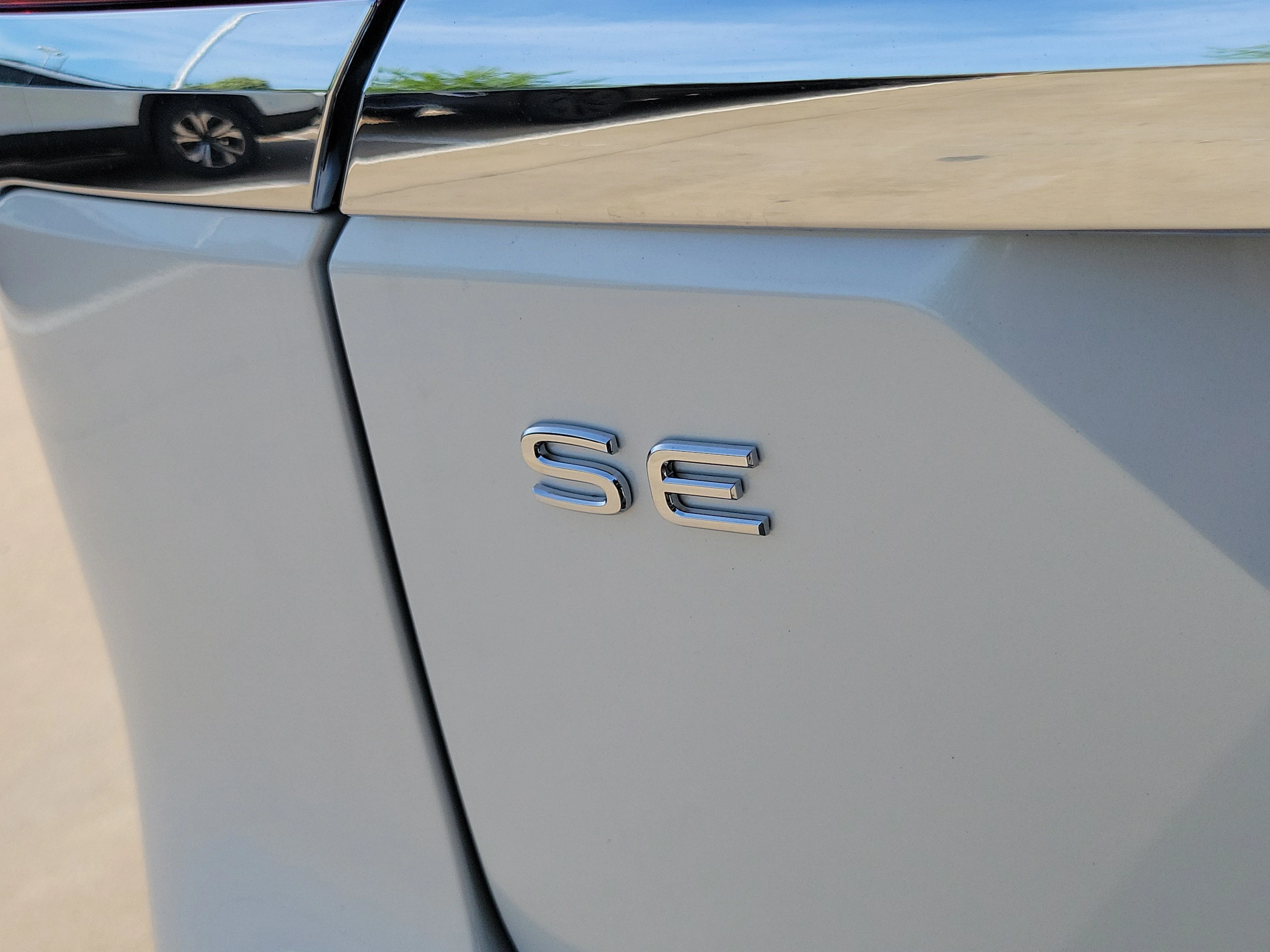 New 2026 White Volkswagen 2.0T SE w/Technology image 5