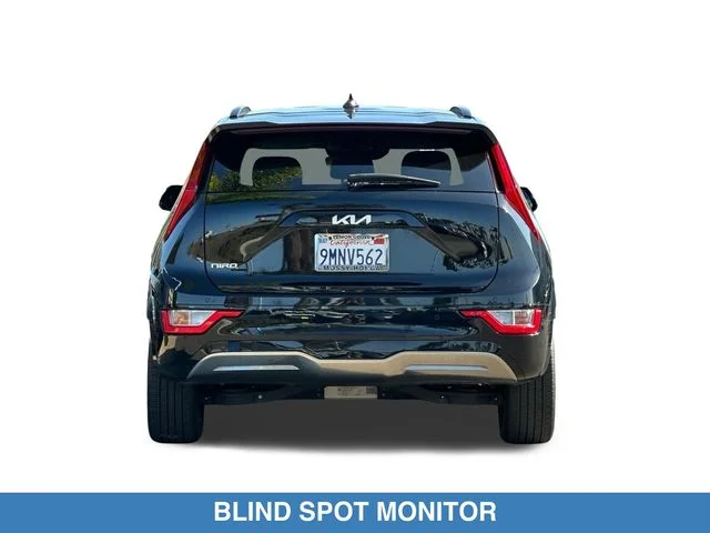 Used 2024 Black Kia Wind image 6