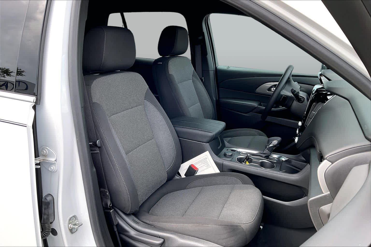 Used 2023 Summit White Chevrolet LT Cloth image 9