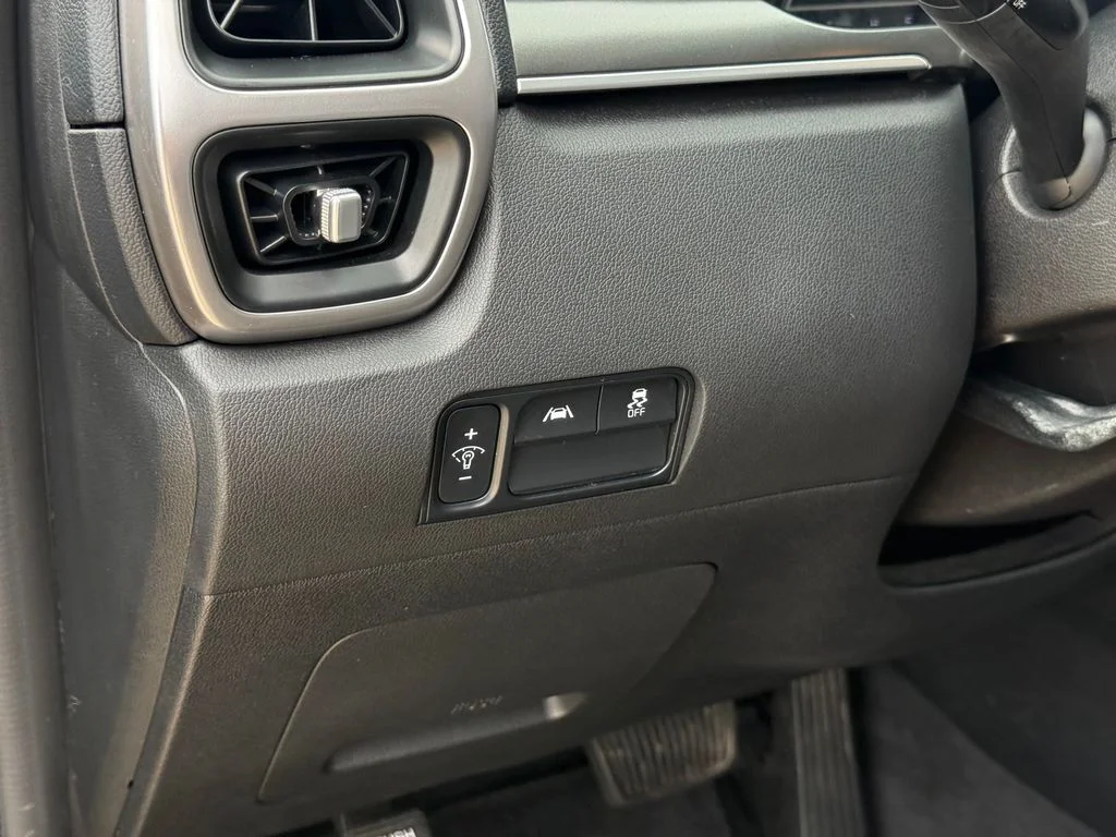 Used 2021 Black Kia LX image 8