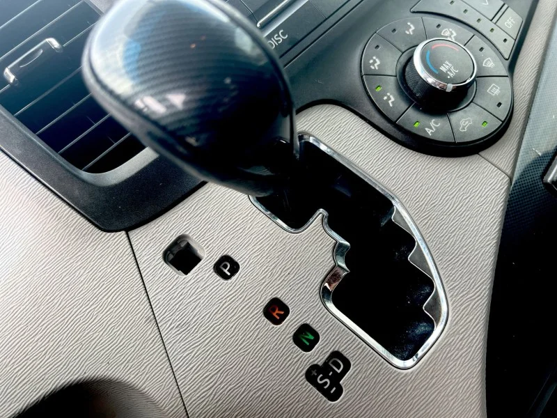 Used 2014 WHITE Toyota SE image 19