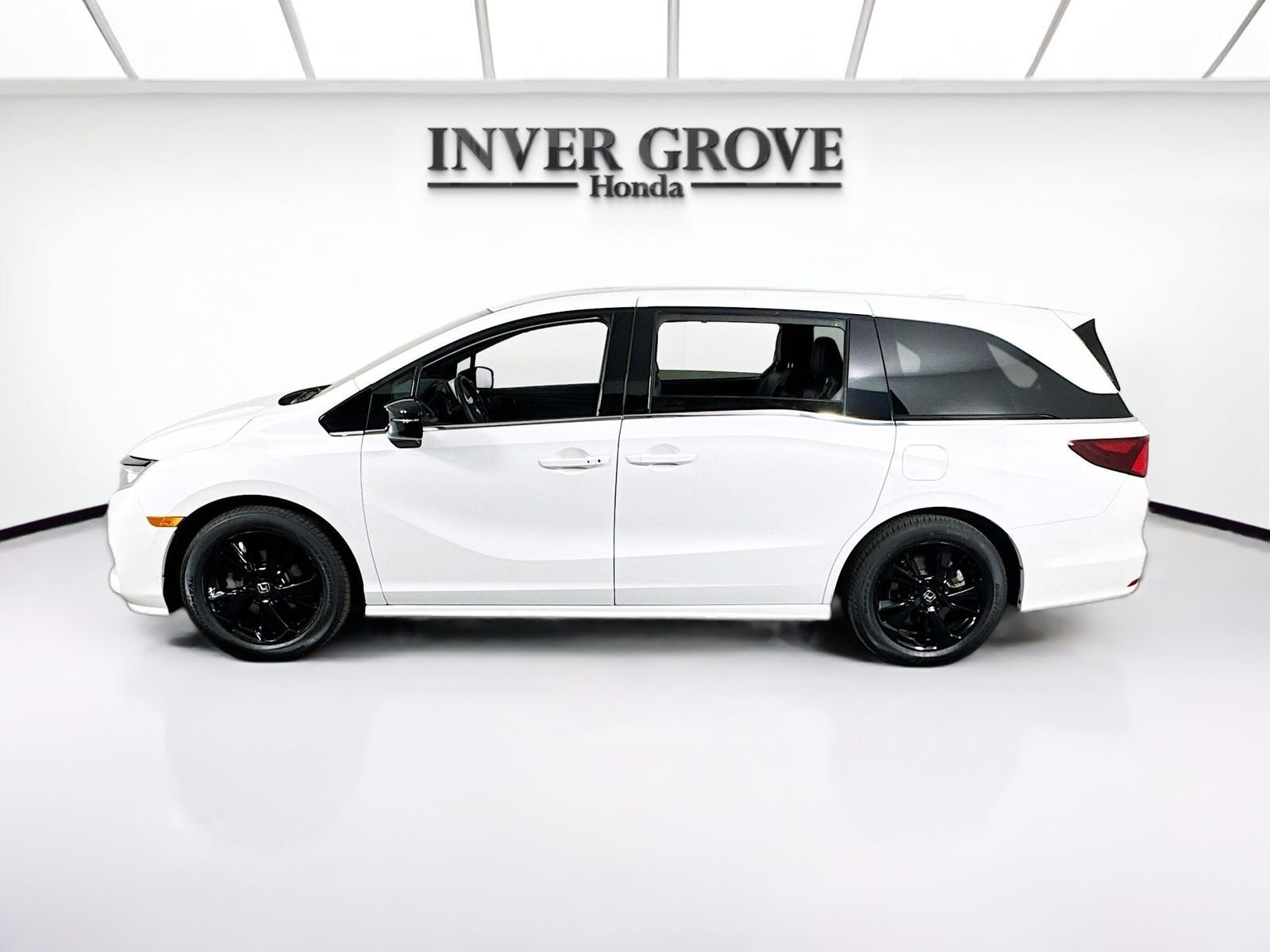 Used 2024 Platinum White Pearl Honda Sport image 8