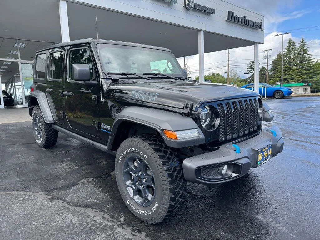 Used 2023 Black Jeep Base 4xe image 1