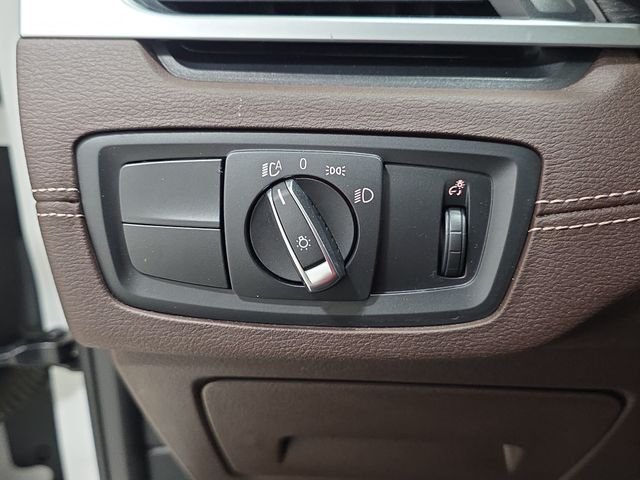 Used 2021 Mineral White Metallic BMW xDrive28i image 25