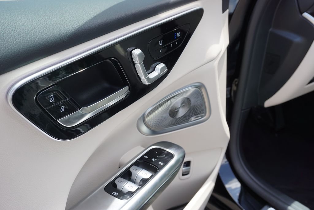 2025 Mercedes-Benz C-Class Sedan C 300 - Photo 21
