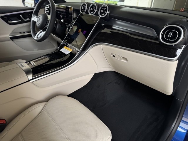 2025 Mercedes-Benz GLC Base - Photo 31