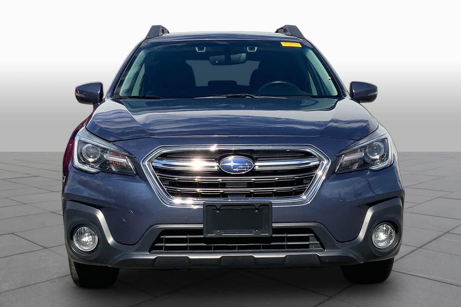 Used 2018 Twilight Blue Metallic Subaru Limited image 4