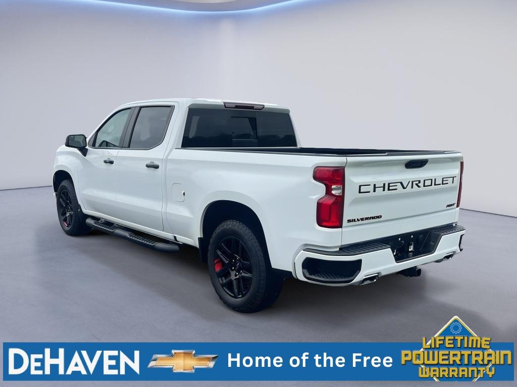 Used 2024 Summit White Chevrolet RST image 4