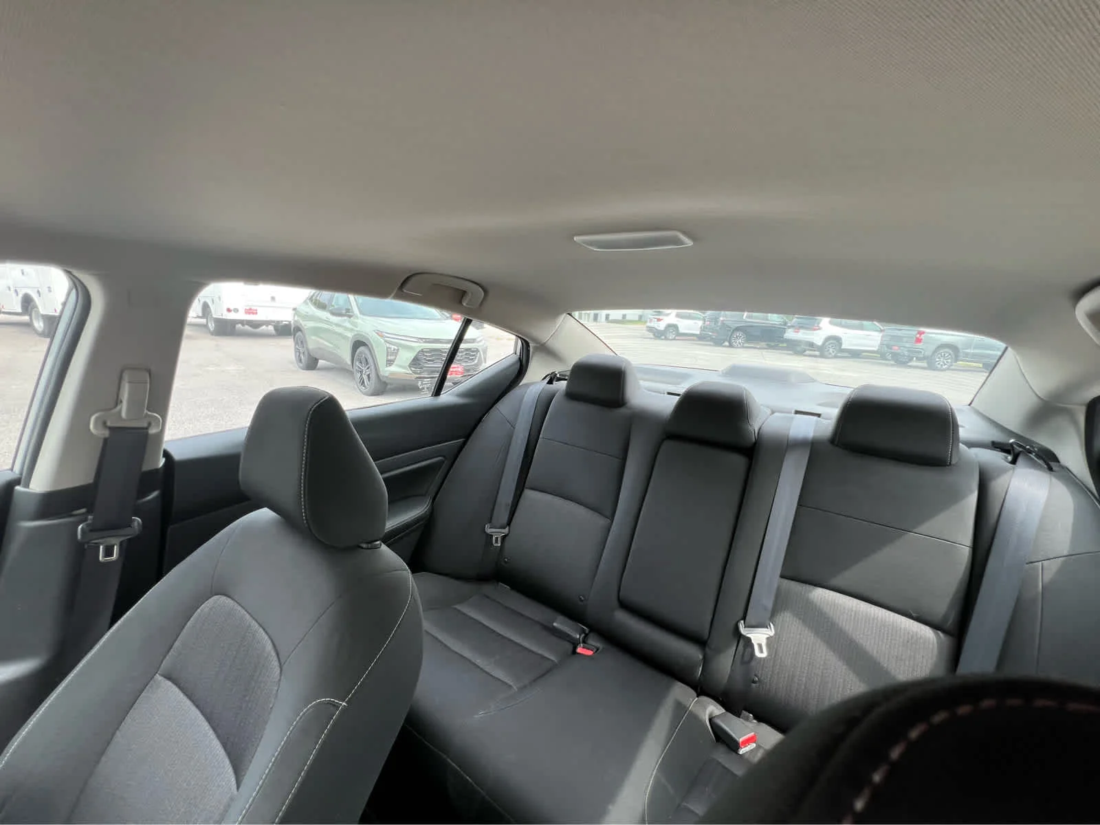Used 2022 Silver Nissan 2.5 SV image 8