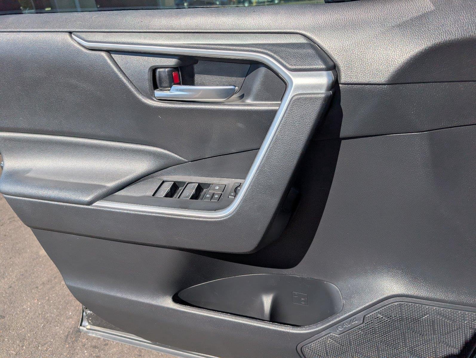 Used 2022 Magnetic Gray Metallic Toyota XLE Premium image 15