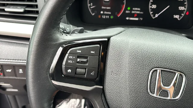 Used 2025  Honda EX-L image 23