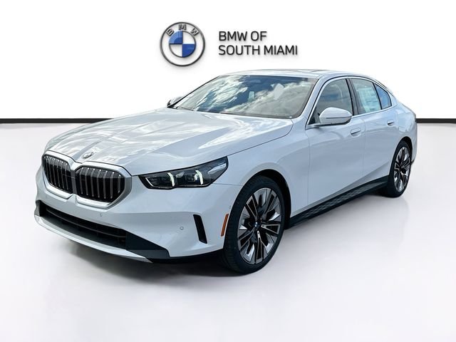 New 2026 White BMW 530i image 3