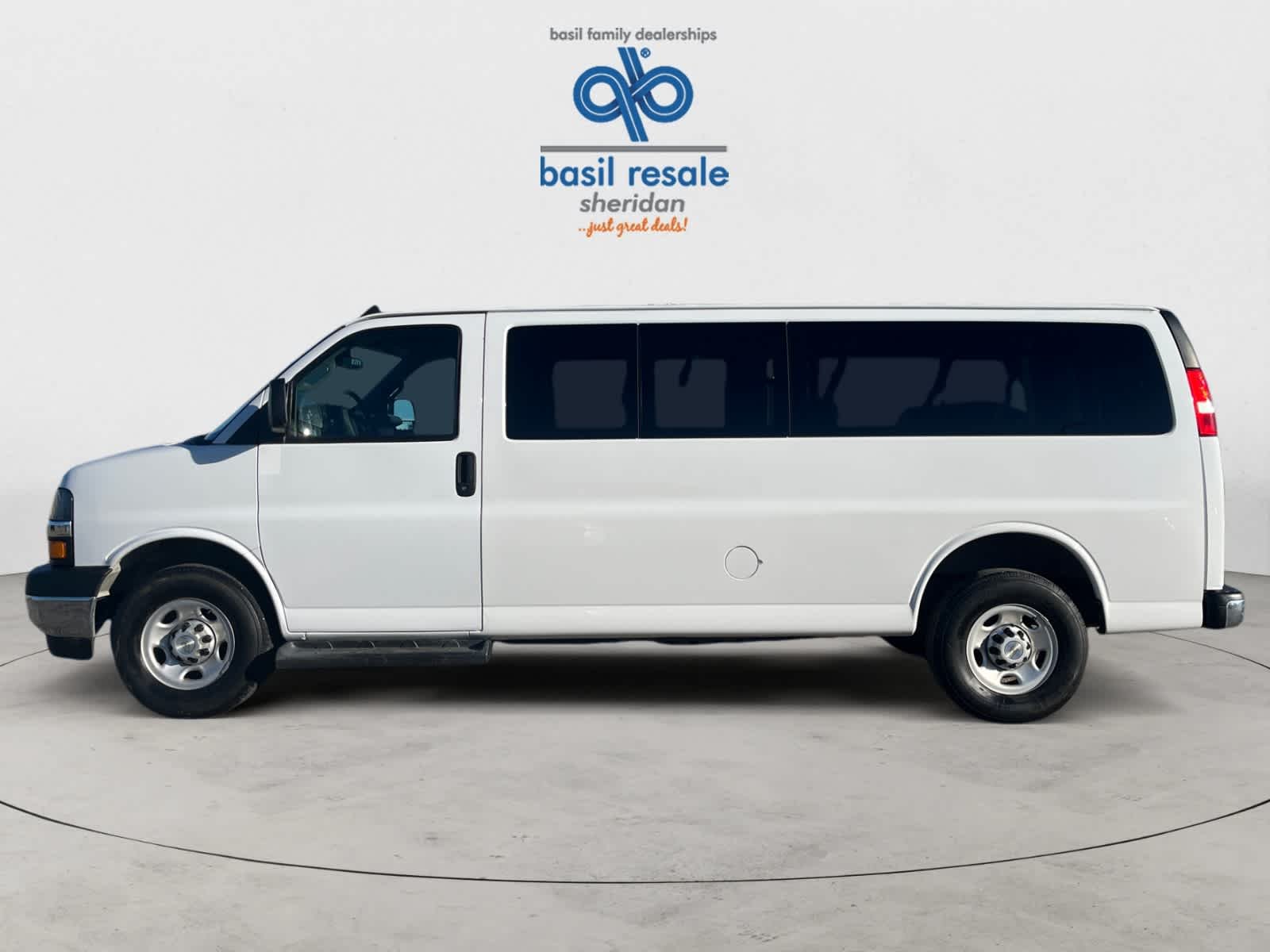 Used 2023 Summit White Chevrolet LT image 3