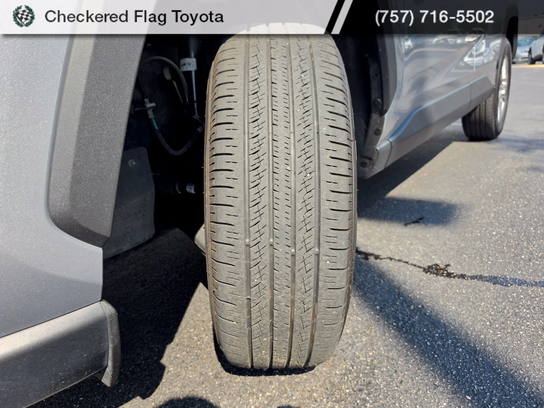 Used 2025 Silver Sky Metallic Toyota XLE image 10