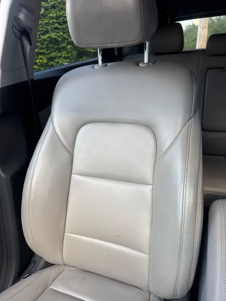 Used 2016 Silver Hyundai Eco image 6