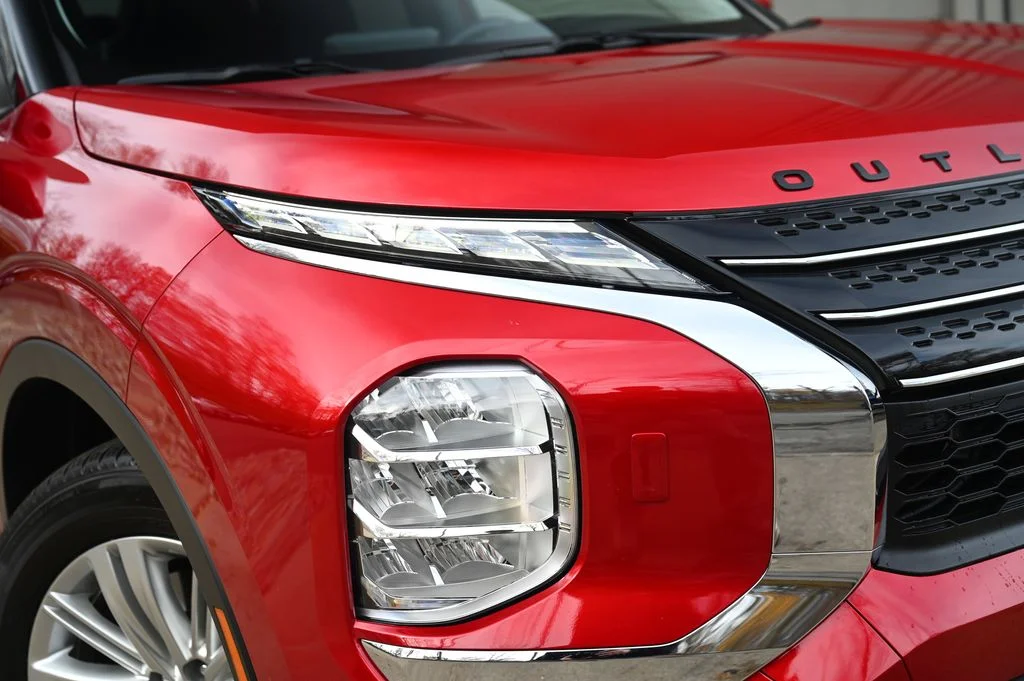 Used 2024 Red Mitsubishi ES image 4