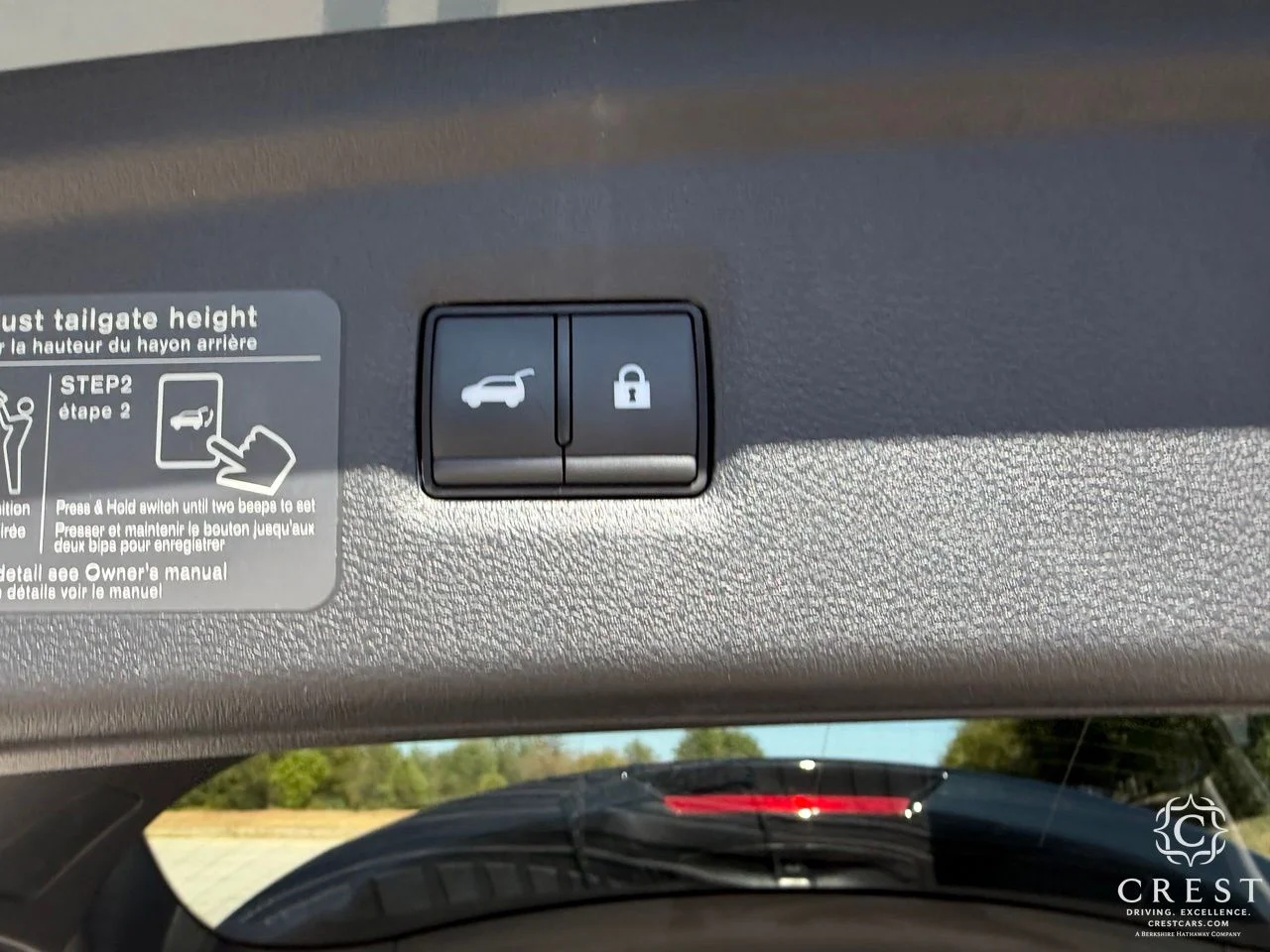 Used 2025 Slate Gray INFINITI LUXE image 28