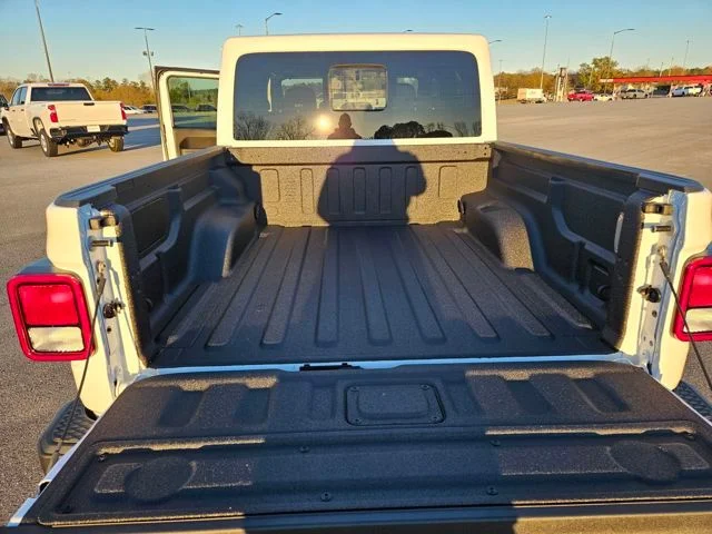 New 2026 Bright White Clear-Coat Exterior Paint Jeep Sport S image 23
