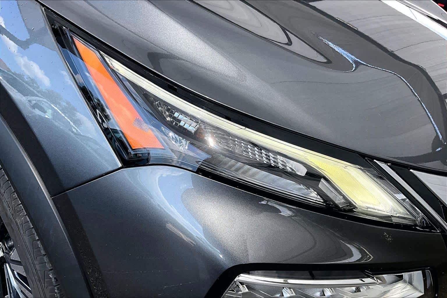 Certified Used 2022 Gun Metallic Nissan SV image 27