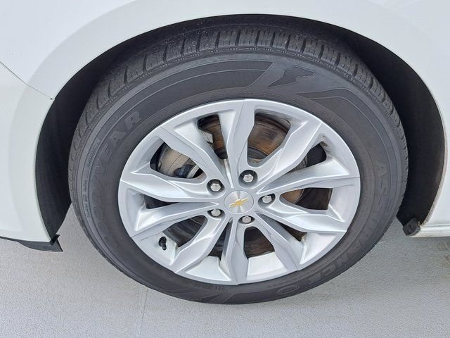 Used 2024 White Chevrolet LT image 36
