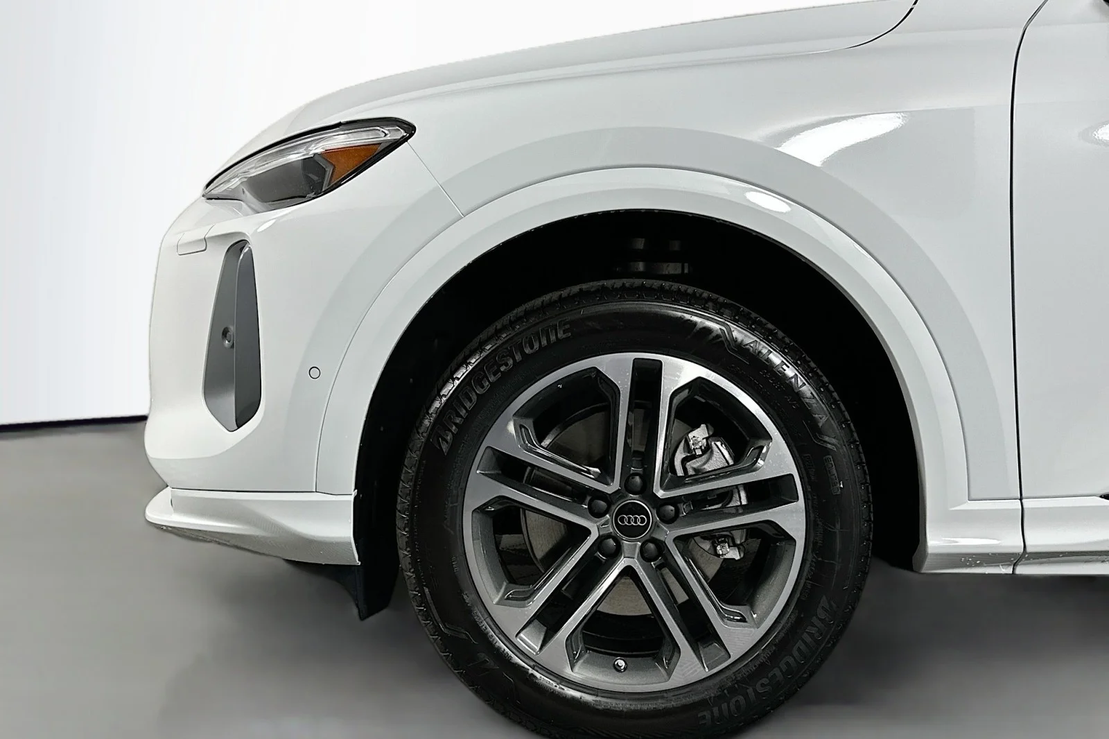 New 2026 Glacier White Metallic Audi Premium Plus image 11
