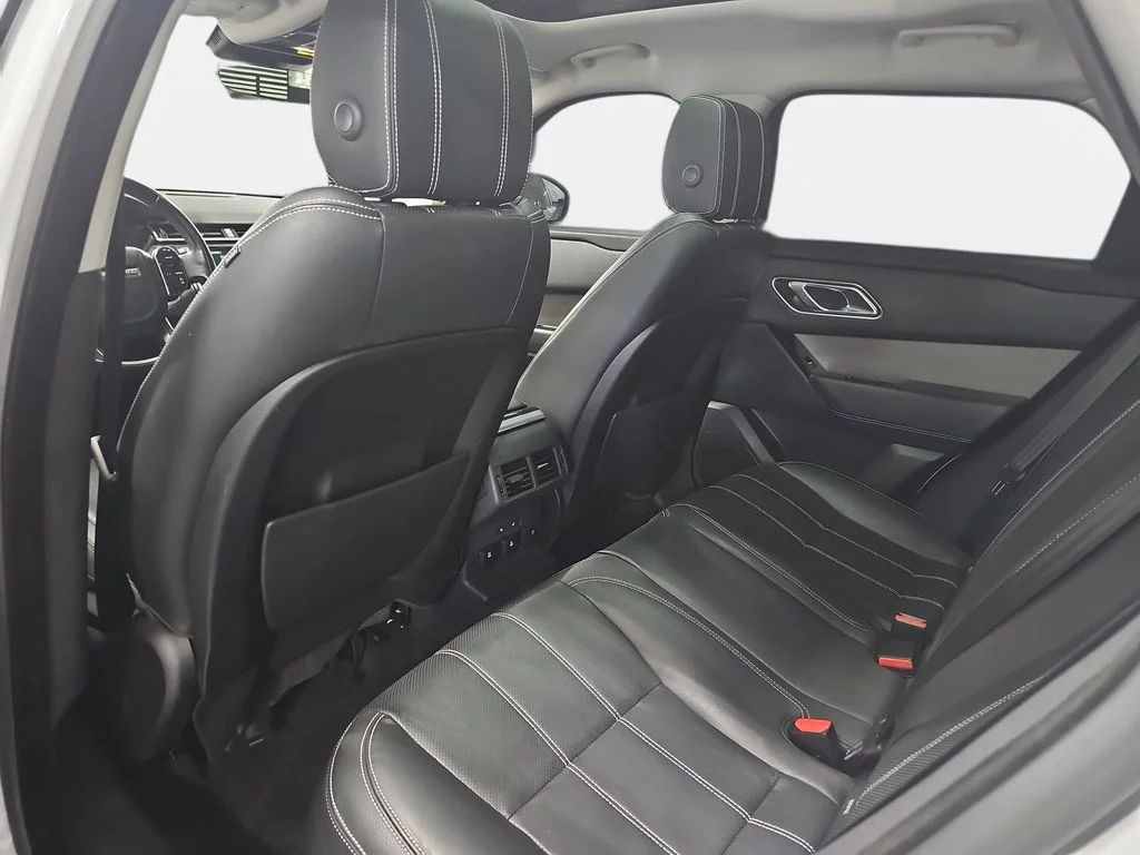 Used 2018 White Land Rover S image 13