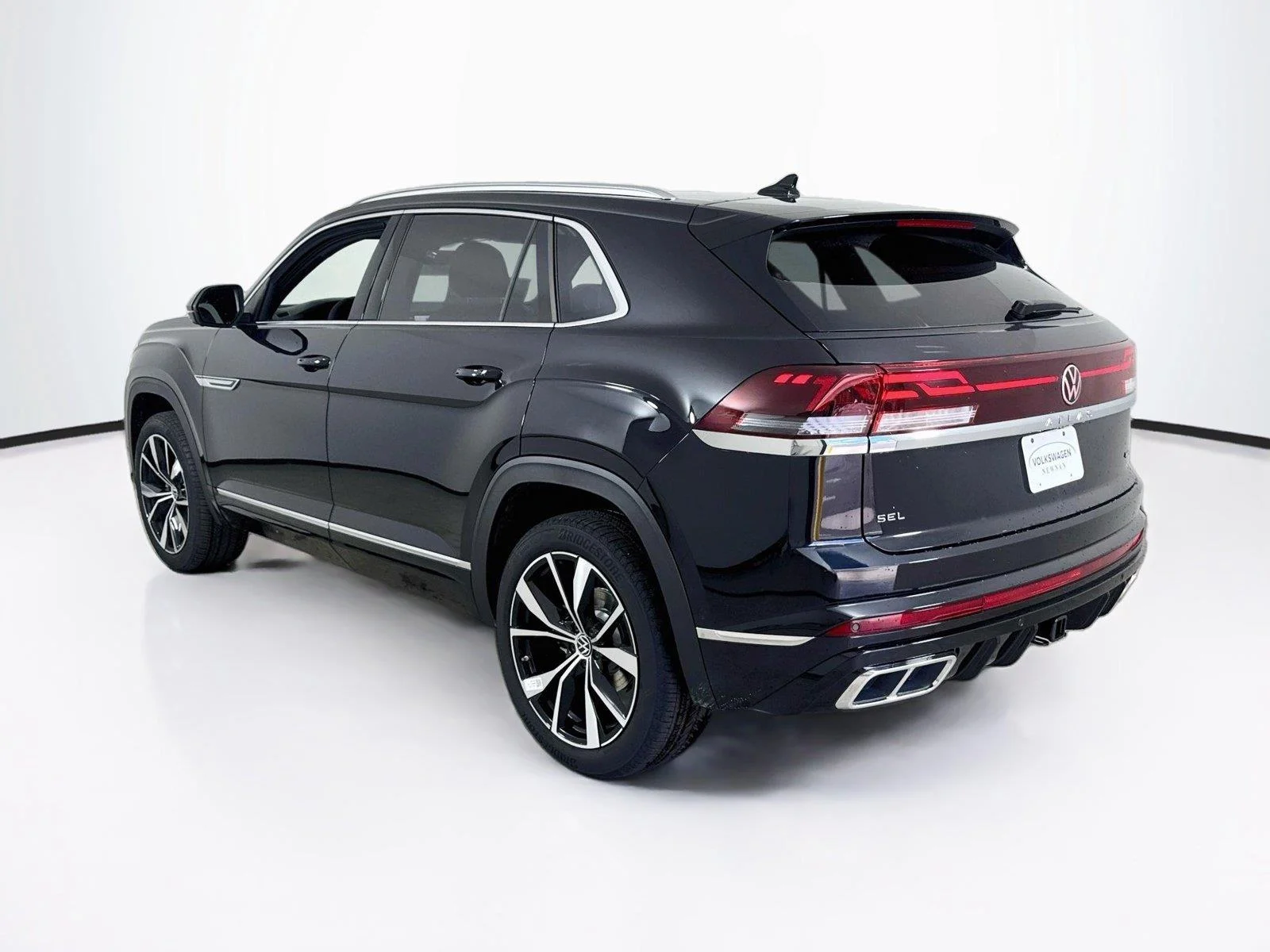 New 2026 Deep Black Pearl Volkswagen 2.0T SEL Premium R-Line image 7