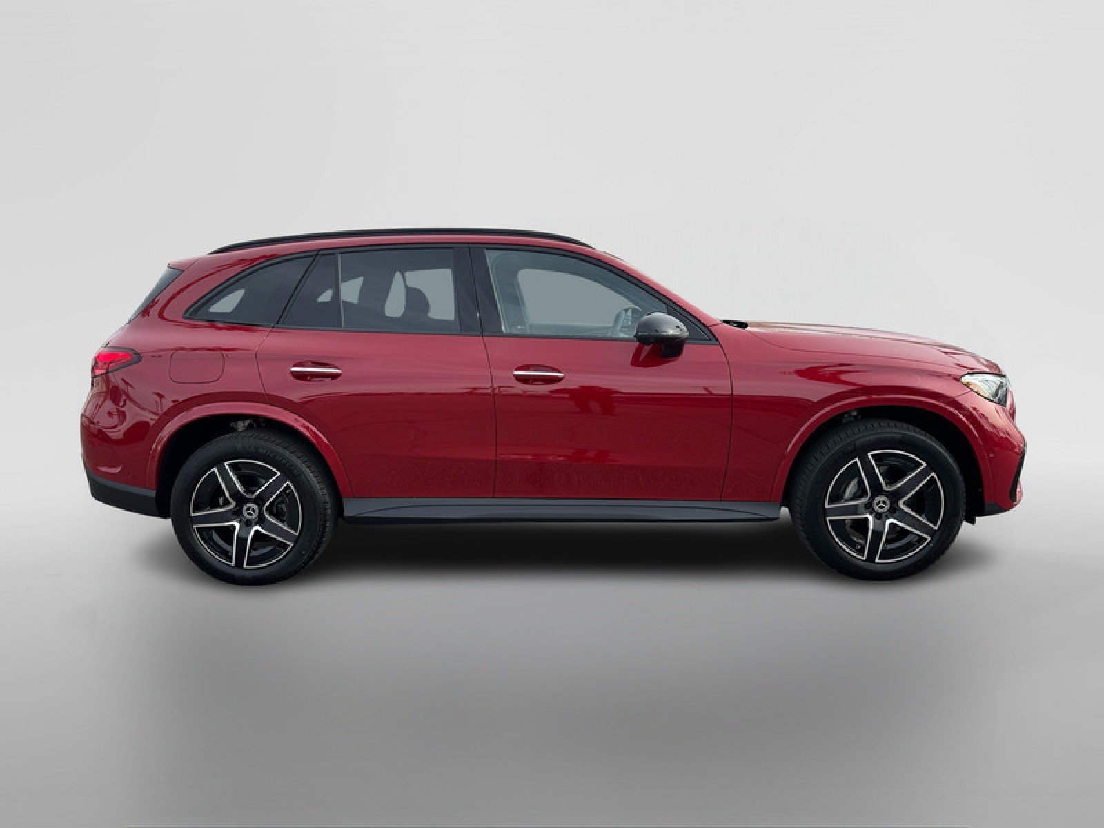 New 2026 MANUFAKTUR Patagonia Red Metallic Mercedes-Benz GLC 300 SUV image 6