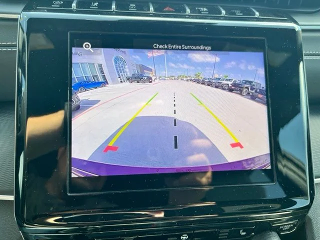 Used 2025 Red Jeep Altitude X image 9