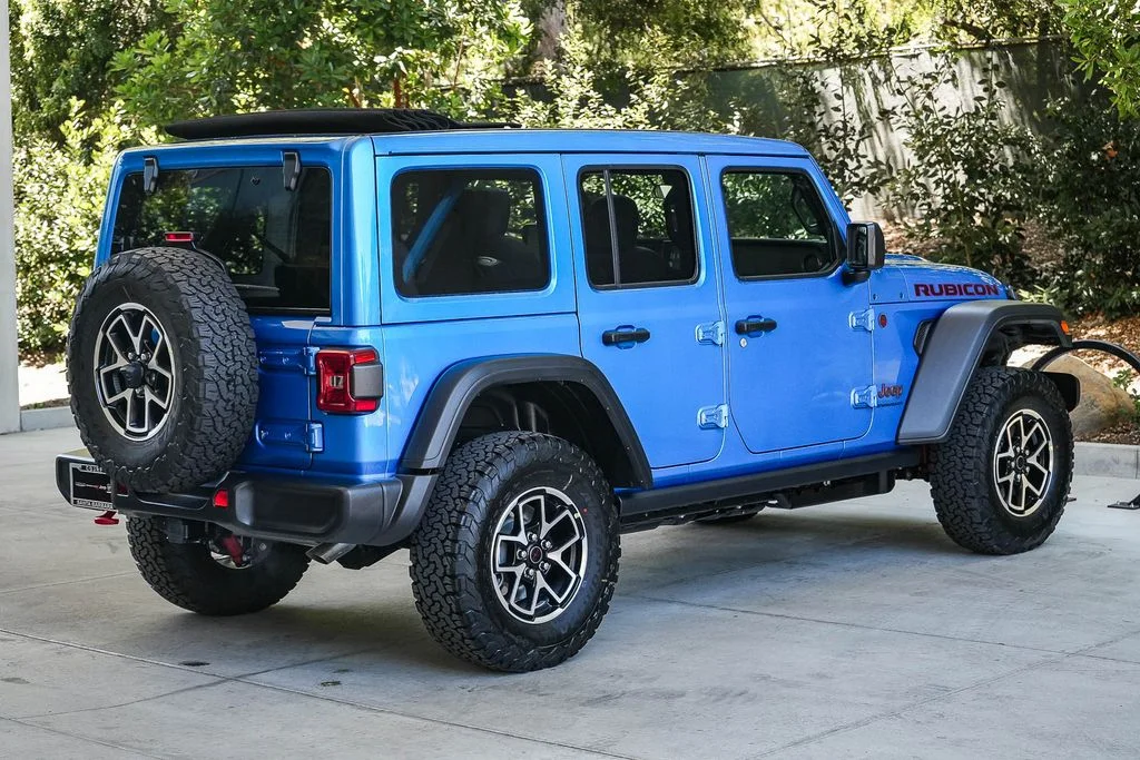 New 2026 Hydro Blue Pearl-Coat Exterior Paint Jeep Rubicon image 6