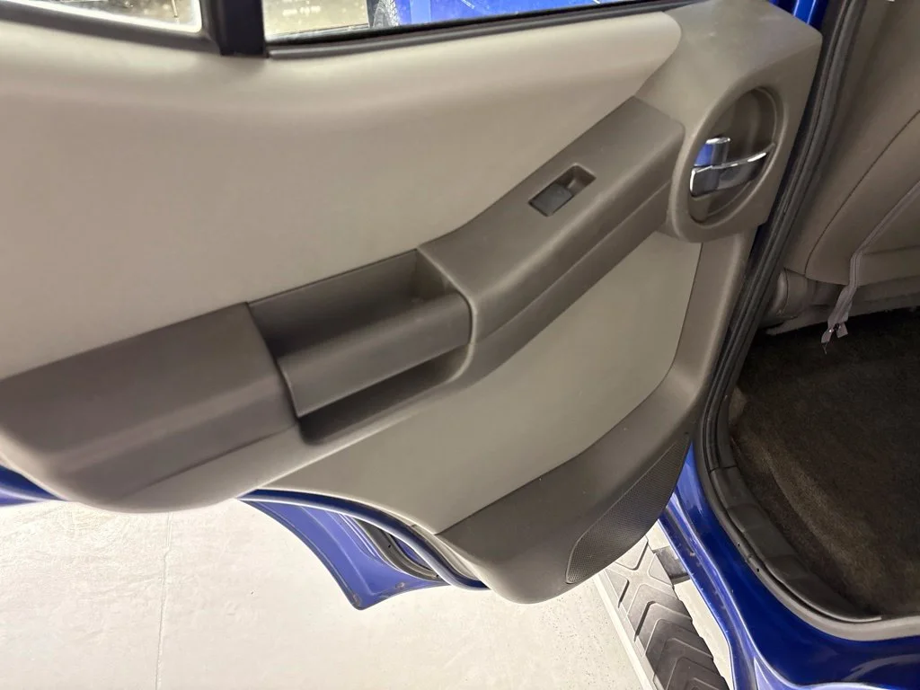 Used 2014 Blue Nissan X image 20