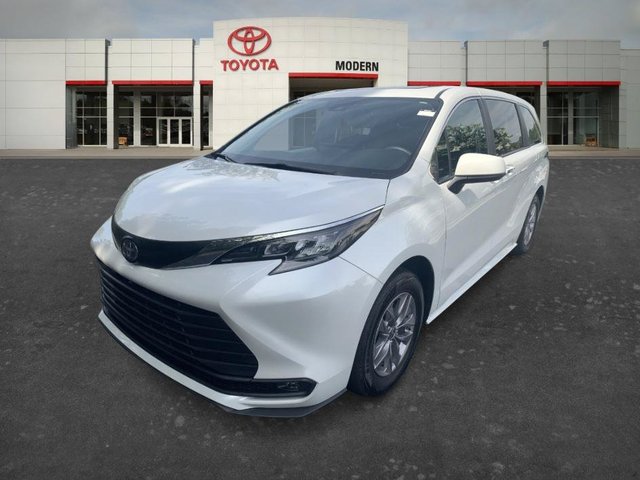 2025 Toyota Sienna XLE