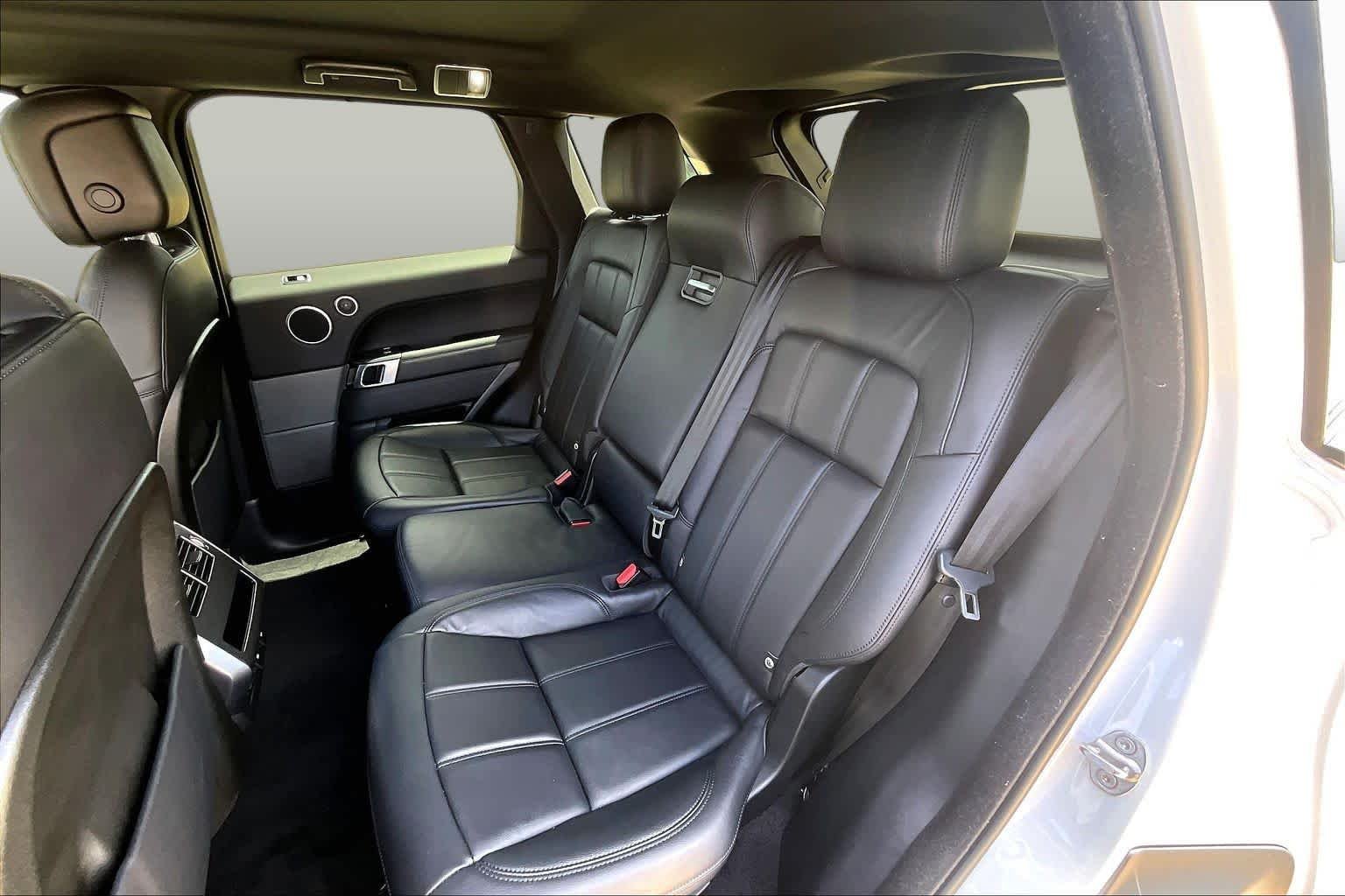 Used 2020 Yulong White Metallic Land Rover SE image 21