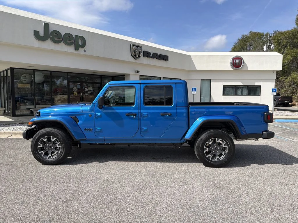 2026 Jeep Gladiator Sahara - Photo 8
