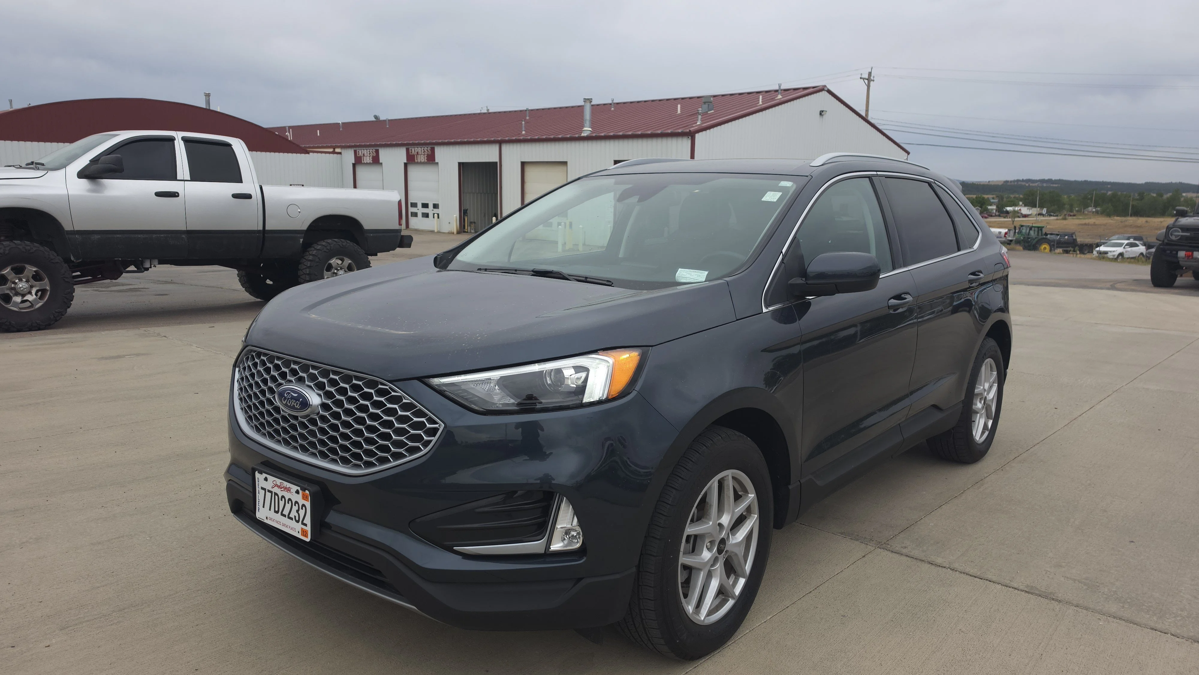 Used 2024 Blue Ford SEL image 9