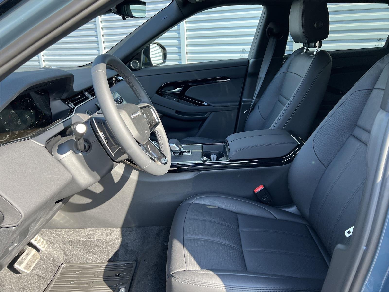 2026 Land Rover Range Rover Evoque Dynamic SE - Photo 8
