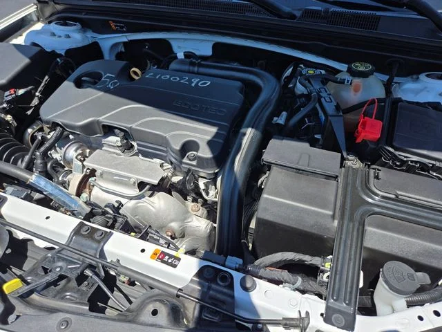 Used 2020 White Chevrolet LT image 28