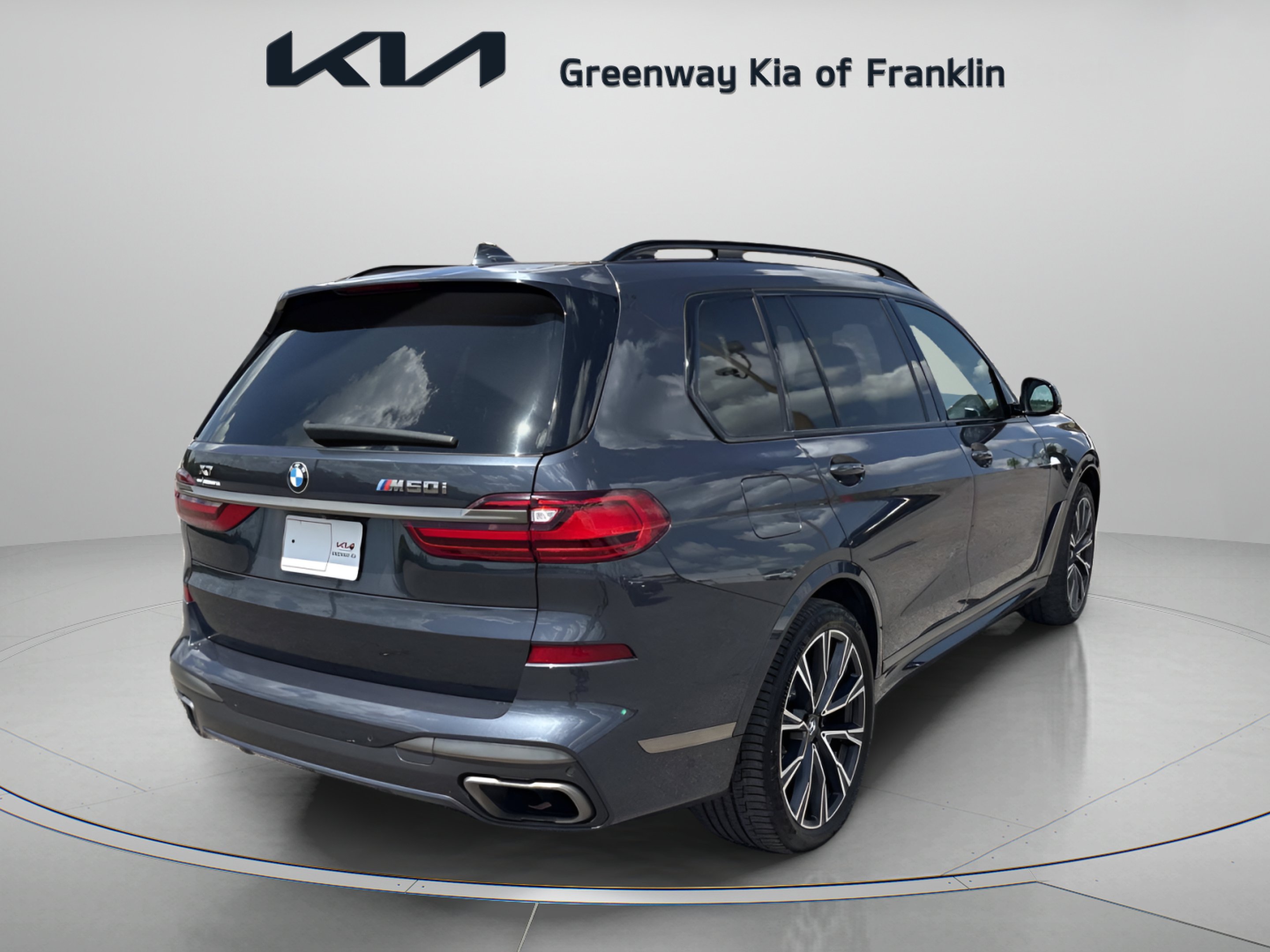 Used 2022 Arctic Grey Metallic BMW M50i image 7