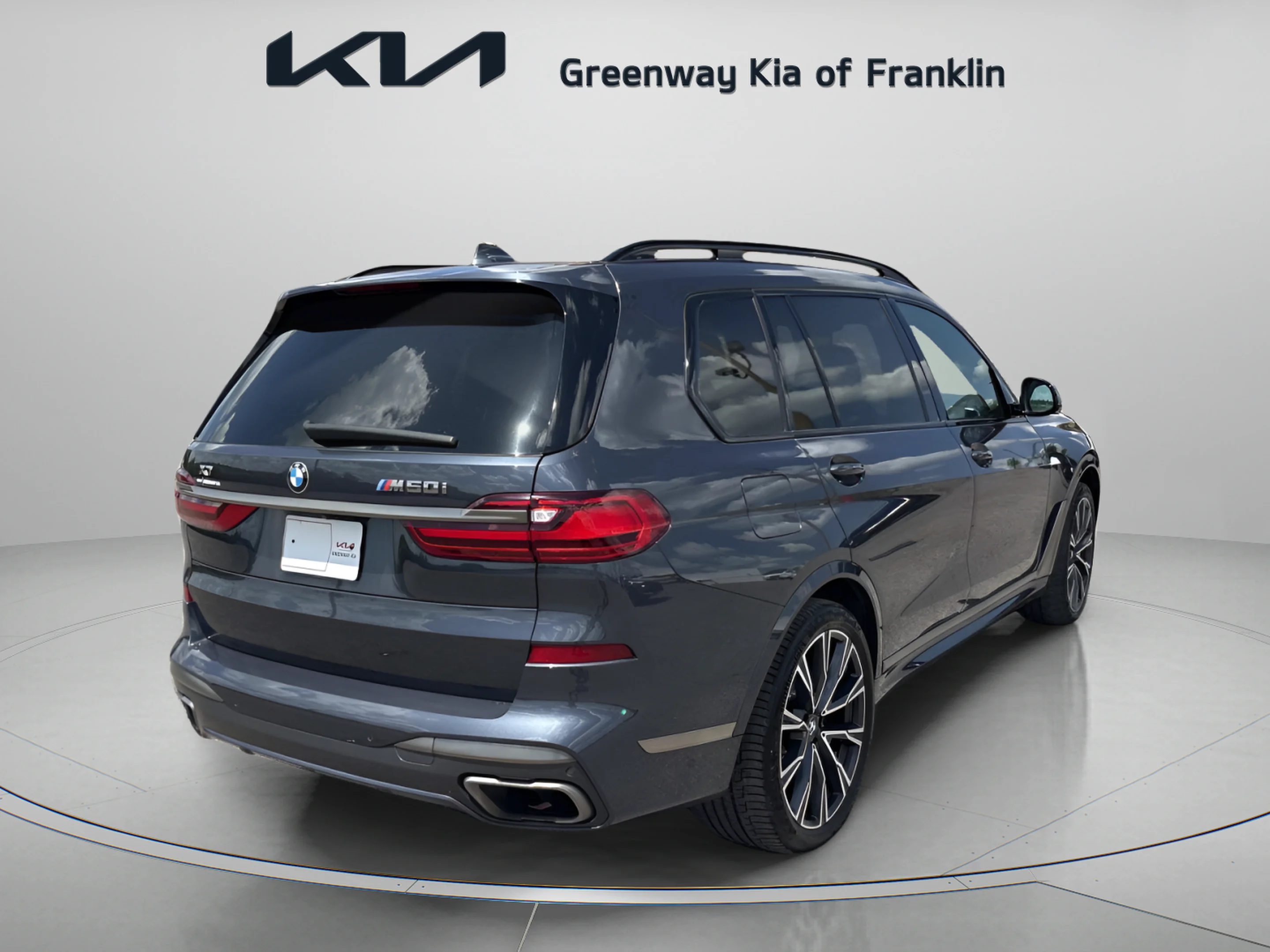 Used 2022 Arctic Grey Metallic BMW M50i image 7