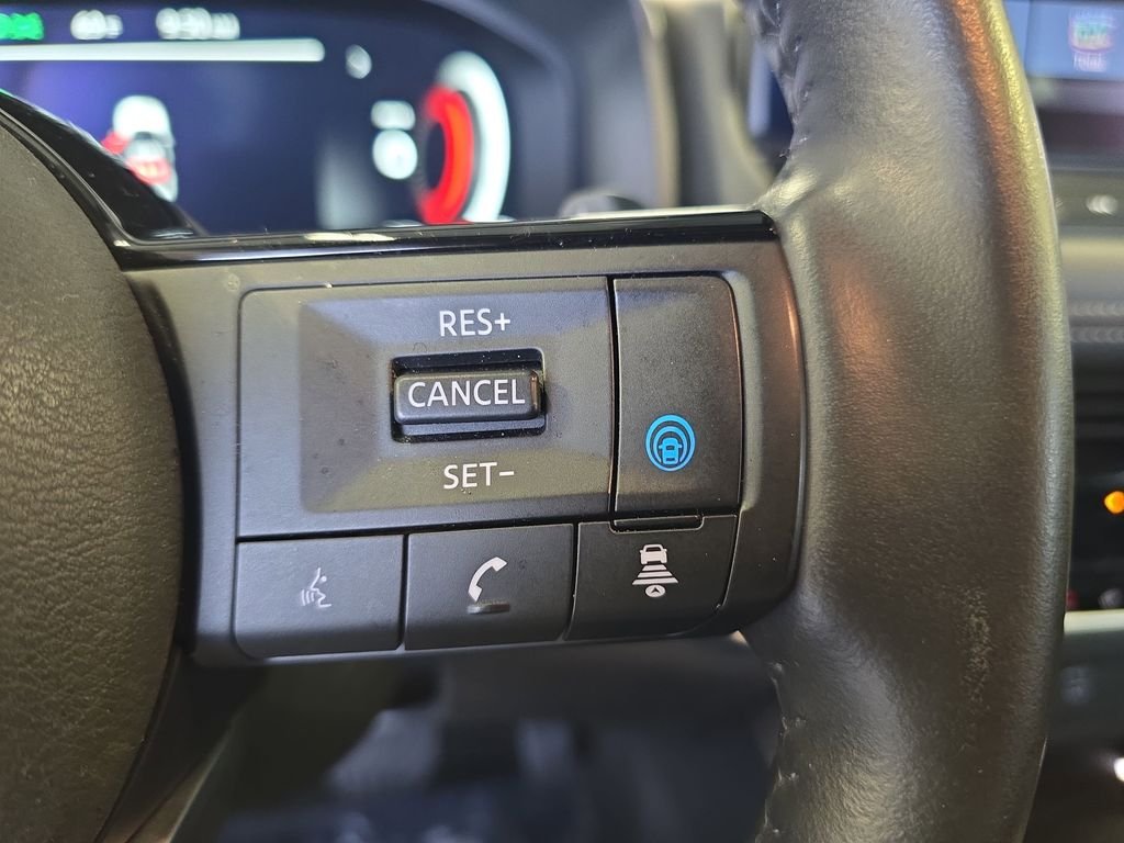Used 2024 Gray Nissan Platinum image 21