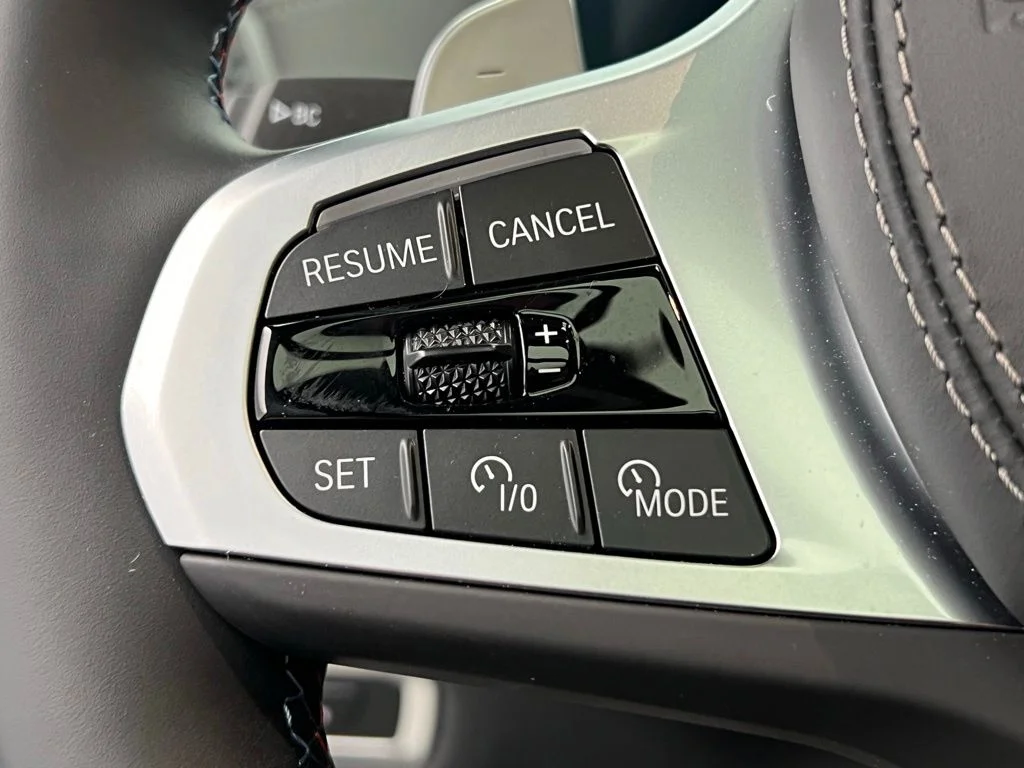 Certified Used 2026 Mineral White Metallic BMW M60i image 19