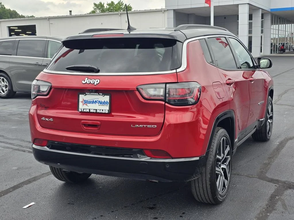 Used 2025 Red Hot Pearlcoat Jeep Limited image 4
