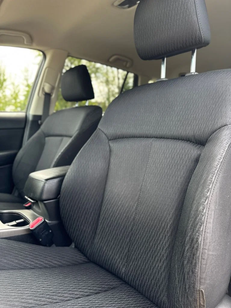 Used 2011 Silver Subaru 2.5i Premium image 27