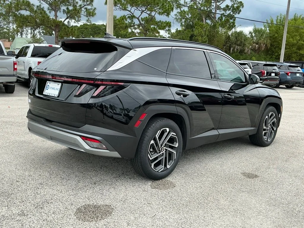 Used 2025 Black Hyundai Limited image 19