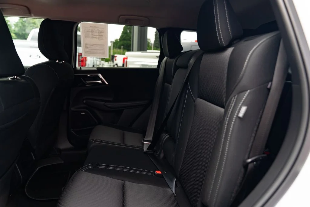 Used 2025 White Mitsubishi ES image 19